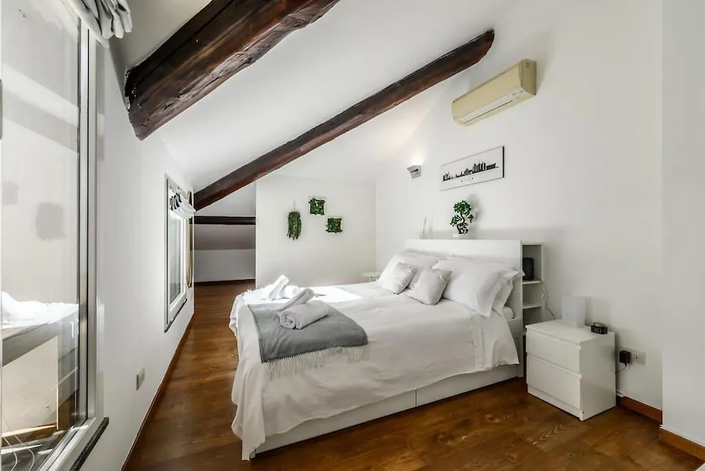 Buenos Aires\' Nest - 10 Minutes From Duomo With Terrace location