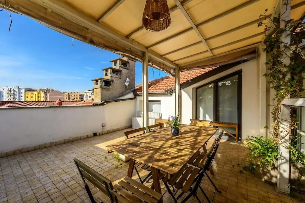 Apartamento Buenos Aires' Nest - 10 Minutes From Duomo With Terrace Milán Italia