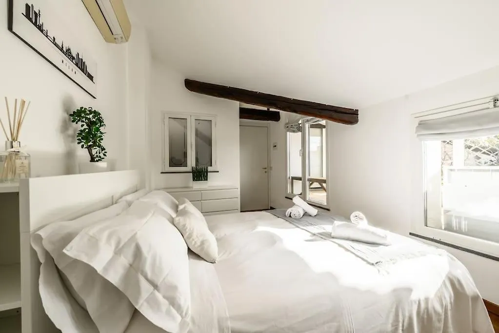 Buenos Aires' Nest - 10 Minutes From Duomo With Terrace Apartment Milan