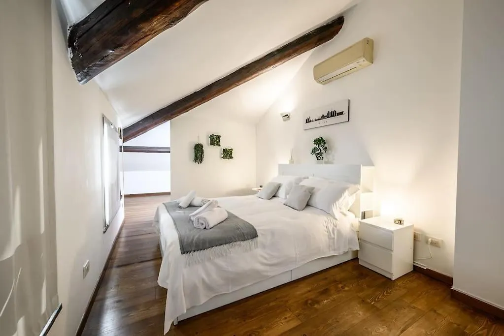 Buenos Aires' Nest - 10 Minutes From Duomo With Terrace Apartment Milan Italy